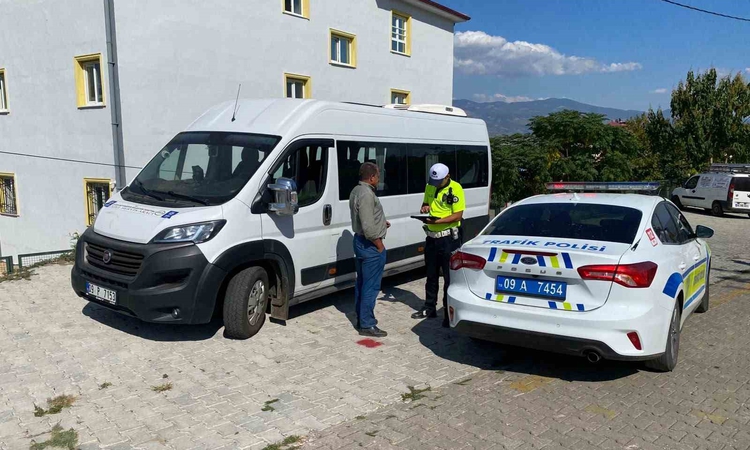 Gündemden Son Bilgiler: Bozdoğan'da emniyet ekipleri okul çevresi ve servis denetimlerini sürdürecek | İşte Tü
