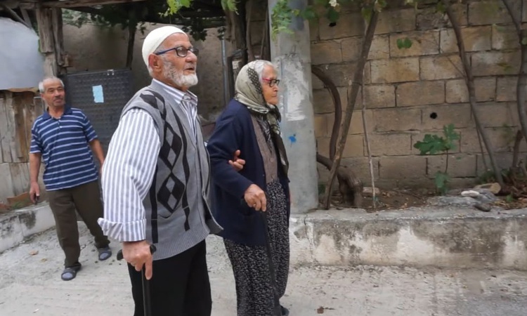 Gündemden Son Bilgiler: Burdur Gölhisar'da 72 yıllık evli Eroğuz çifti, zorluklara birlikte göğüs geriyor: Gel