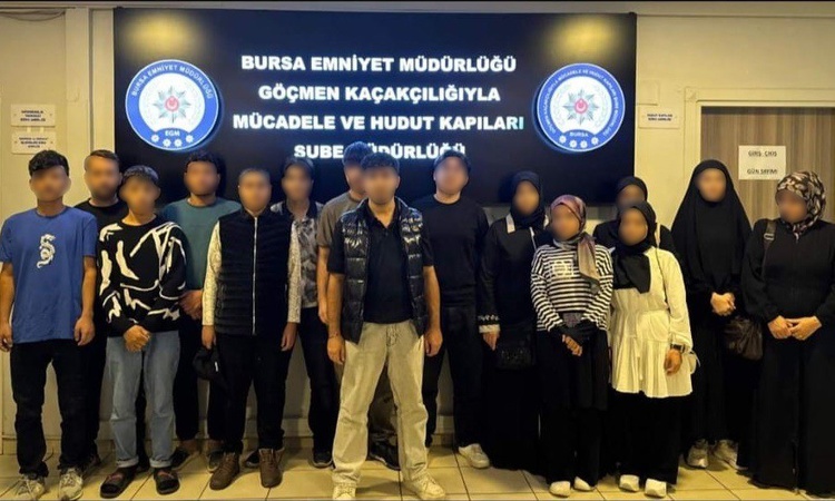 Gündemden Son Bilgiler: Bursa'da göç operasyonunda 10 yabancı uyruklu yakalandı, 2 şüpheli yakalanarak gözaltı