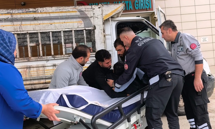 Gündemden Son Bilgiler: Bursa İnegöl'de geri dönüşüm yüklerken kamyonetten düşen Yusuf G. yaralandı | İşte Tüm