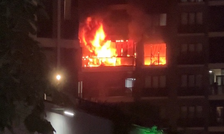 Gündemden Son Bilgiler: Bursa Nilüfer'de 10 katlı apartmanın 6. katında çıkan yangın söndürüldü | İşte Tüm Ayr