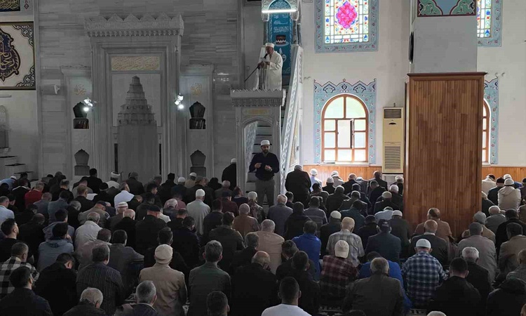 Gündemden Son Bilgiler: Çankırı'da cuma hutbesi işitme engelliler için işaret diline çevriliyor - Son Dakika B