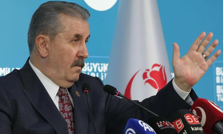 Gündemden Son Bilgiler: Destici'yi küplere bindiren bayrak! Genel sekretere dönüp sordu: Bu nedir?: Gelişmeler