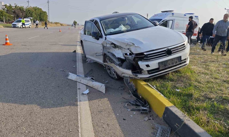 Gündemden Son Bilgiler: Diyarbakır Çınar'da otomobil ile tır çarpıştı, 3'ü çocuk 4 kişi yaralandı: Gelişmeler