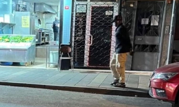 Gündemden Son Bilgiler: Dünyaca ünlü yıldız Üsküdar'da! Gece yarısı tek başına dolaştı ve Merak Edilenler