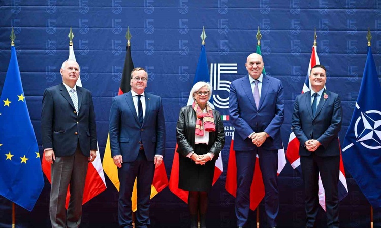 Gündemden Son Bilgiler: E5 savunma bakanları Paris'te Ukrayna desteğini ve Avrupa güvenliğini görüştü: Gelişme