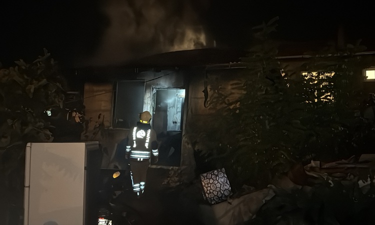 Gündemden Son Bilgiler: Edirne'de ev yangınında dumandan etkilenen 1 kişi hastaneye kaldırıldı | İşte Tüm Ayrı