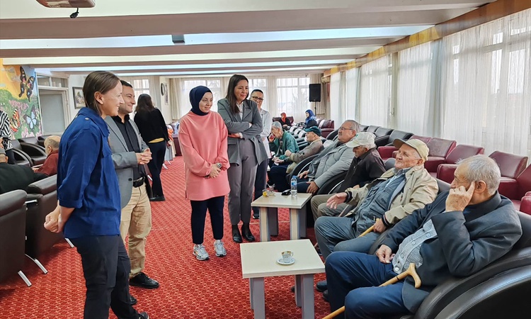 Gündemden Son Bilgiler: Edirne Huzurevi'nde kalan yaşlılara ağız ve diş sağlığı taraması gerçekleştirildi: Gel