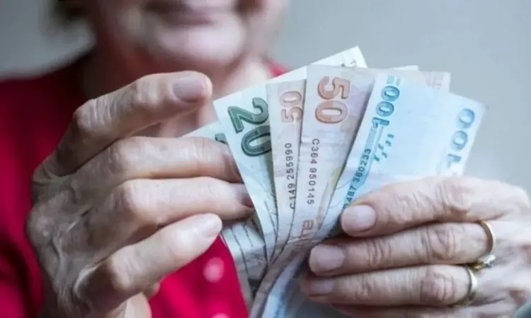 Gündemden Son Bilgiler: Emekli ve Memur Zammı İçin Yeni Tahminler