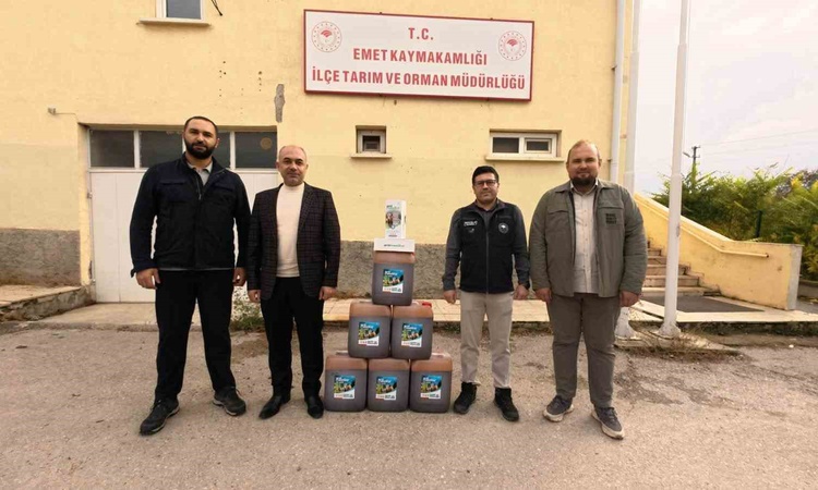 Gündemden Son Bilgiler: Emet'te 10 süt işletmesine patentli Antimastitör cihazları teslim edildi ve Merak Edil