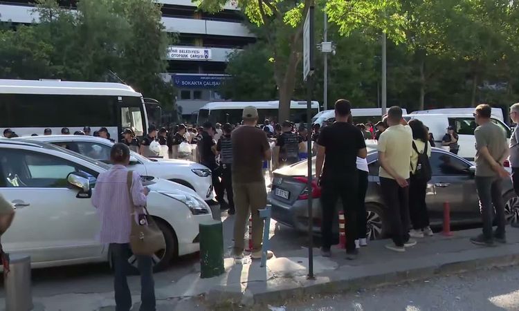 Gündemden Son Bilgiler: Er Şehit Aileleri ve Gazilere Polis Ablukası: Milletvekili Hastanelik Oldu ve Merak Ed