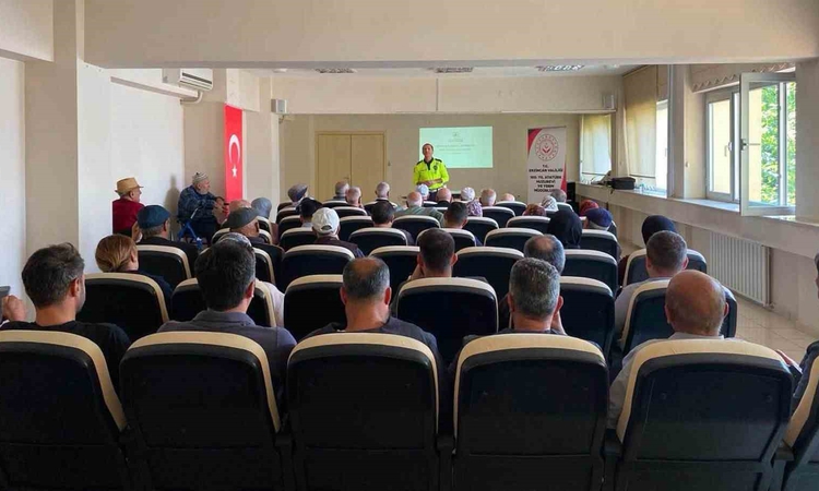Gündemden Son Bilgiler: Erzincan'da 100. Yıl Atatürk Huzurevi'nde 49 kişiye trafik güvenliği eğitimi verildi -