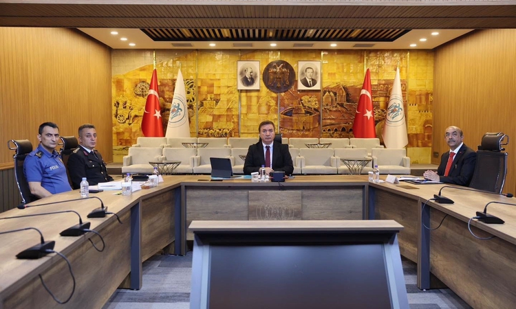 Gündemden Son Bilgiler: Erzincan Valisi Aydoğdu, 81 il valisinin olduğu okul güvenliği toplantısına katıldı: G