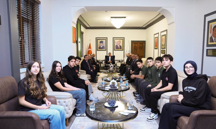 Gündemden Son Bilgiler: Erzincan Valisi Aydoğdu, Bizim Gök Kubbemiz öğrencilerini ağırladı | İşte Tüm Ayrıntıl