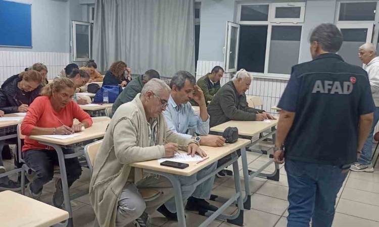 Gündemden Son Bilgiler: Eskişehir'de AFAD ekipleri mahalle mahalle afet eğitimi veriyor: Gelişmeler Takip Edil