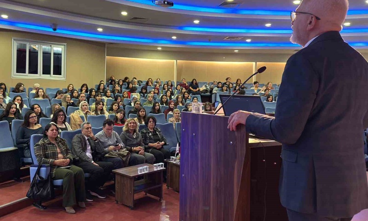 Gündemden Son Bilgiler: Eskişehir'de normal doğum etkinliğinde Annelik Yolculuğu uygulaması anlatıldı ve Merak
