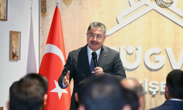 Gündemden Son Bilgiler: Eskişehir Valisi Erdinç Yılmaz, TÜGVA ziyaretinde gençlerin sorularını yanıtladı: Geli