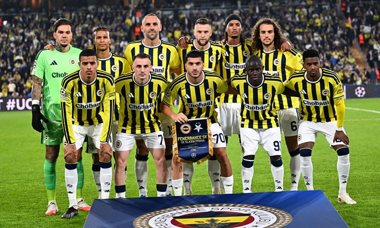 Gündemden Son Bilgiler: Fenerbahçe'de Ake oyuna devam edemedi: Gelişmeler Takip Ediliyor