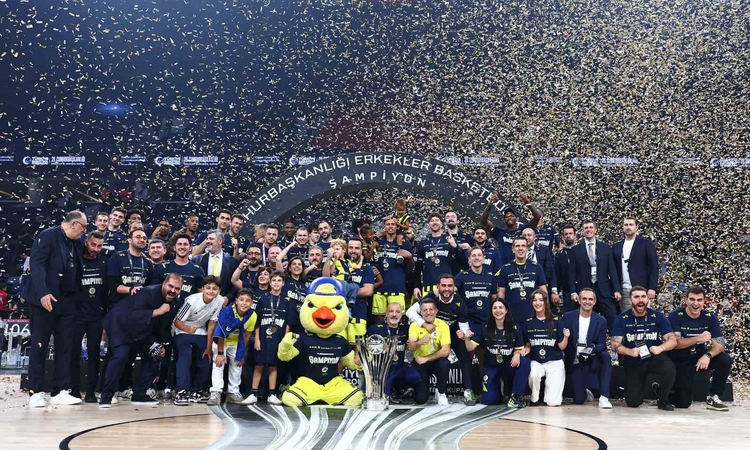 Gündemden Son Bilgiler: Fenerbahçe, Beşiktaş'ı 72-59 yenip Cumhurbaşkanlığı Kupası'nı 9. kez kazandı