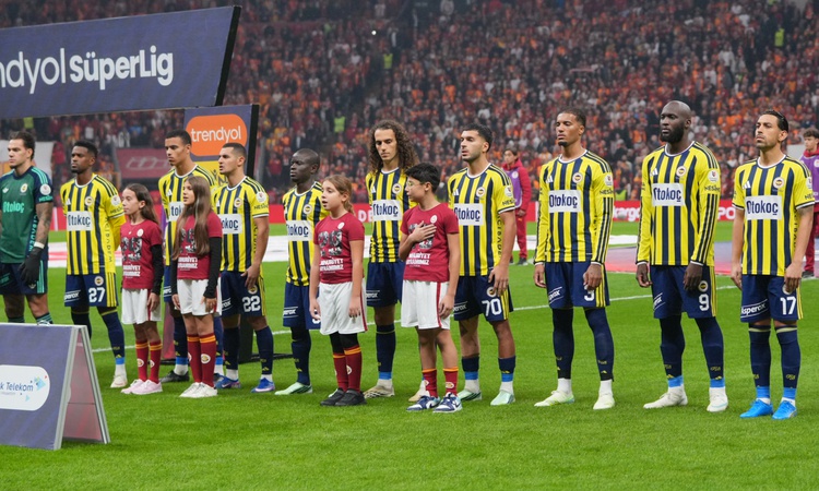 Gündemden Son Bilgiler: Galatasaray derbide Fenerbahçe'yi 2-1 yendi, puan farkı 6 oldu