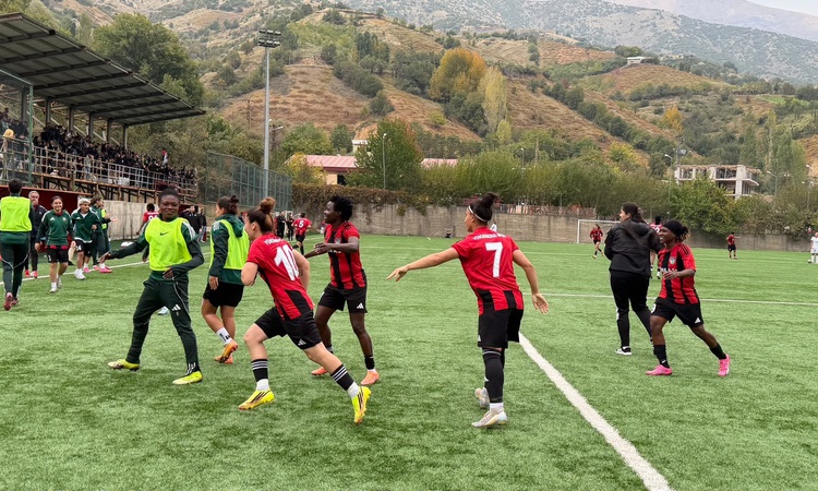Gündemden Son Bilgiler: Galatasaray, Kadınlar Futbol Süper Ligi'nde Yüksekova Spor ile 1-1 berabere kaldı: Gel