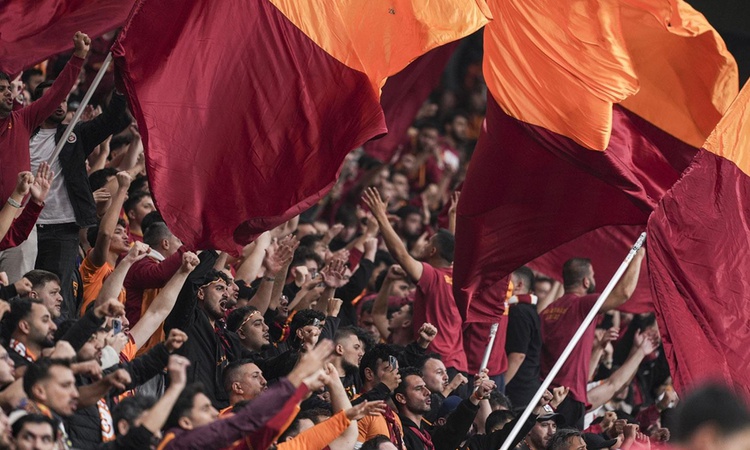 Gündemden Son Bilgiler: Galatasaray taraftarı delirdi! Leroy Sane'ye tepkiler çığ gibi, yorumcular ateş püskür