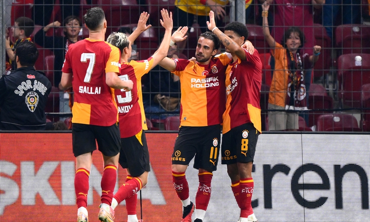 Gündemden Son Bilgiler: Galatasaray, Trabzonspor deplasmanında 4-0 yenilerek bu sezon ligde ilk kez kaybetti |
