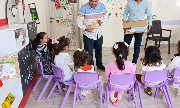 Gündemden Son Bilgiler: Gaziantep Nurdağı ve İslahiye'de depremzede çocuklara etkinlikle hediye dağıtıldı