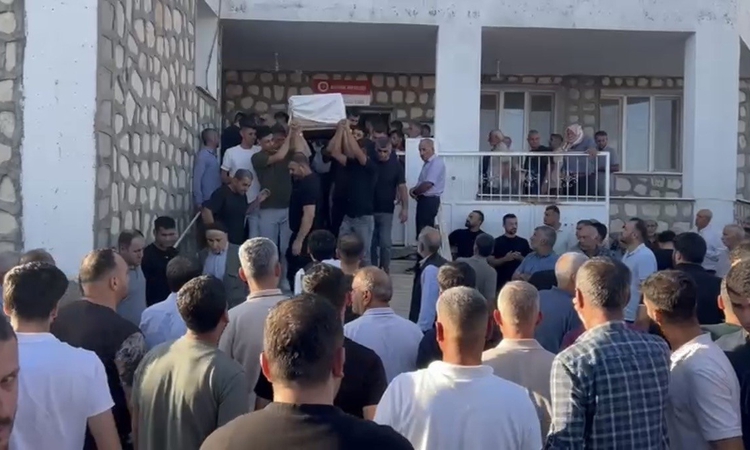 Gündemden Son Bilgiler: Girne açıklarında batan gemide ölen Mehmet Bayhan, Nusaybin'de toprağa verildi