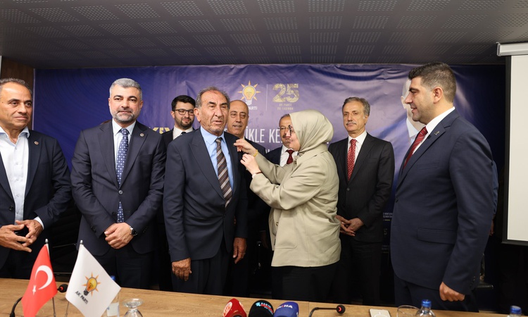 Gündemden Son Bilgiler: Görevinden alınan Yeniden Refah Mardin İl Başkanı Mahmut Özer, AK Parti'ye katıldı: Ge