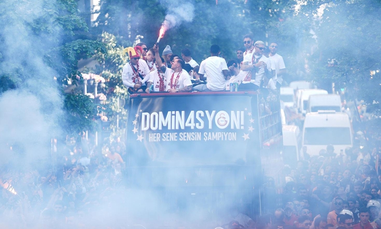 Gündemden Son Bilgiler: Gözünün yaşına bakılmayacak! Galatasaray'da ilk yolcu belli ve Merak Edilenler