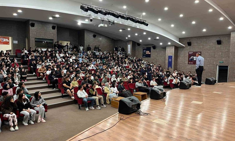 Gündemden Son Bilgiler: GSB Eskişehir yurtlarında yeni öğrencilere uyum ve iletişim toplantısı yapıldı: Gelişm