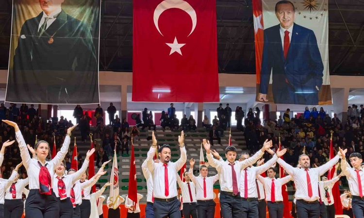 Gündemden Son Bilgiler: İnegöl'de 29 Ekim'de 103 öğretmenin 7 yöreye ait folklor gösterisi beğeni topladı: Gel