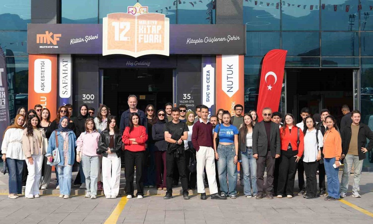 Gündemden Son Bilgiler: İnönü Üniversitesi Coğrafya Bölümü öğrencileri 12. Malatya Kitap Fuarı'nı gezdi
