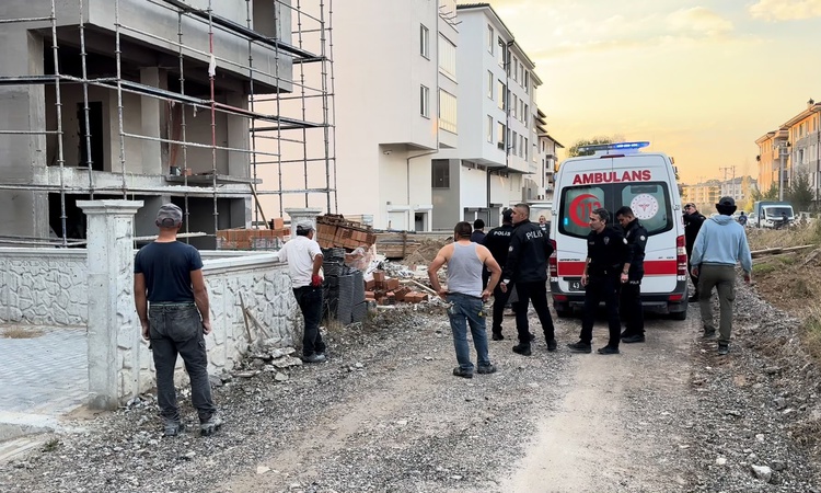 Gündemden Son Bilgiler: İnşaatın çatısından düşen usta ağır yaralandı
