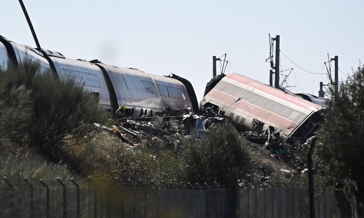 Gündemden Son Bilgiler: İspanya'da tren kazasında en az 68 kişi öldü, Başbakan Sanchez 3 günlük yas ilan etti