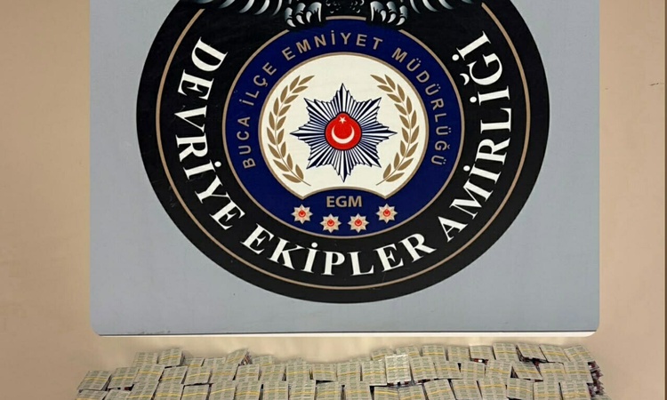 Gündemden Son Bilgiler: İzmir Buca'da uyuşturucu operasyonunda 62 bin 384 sentetik hap ele geçirildi: Gelişmel