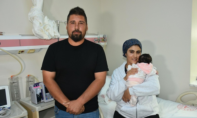 Gündemden Son Bilgiler: İzmir'de kalp ameliyatı geçiren Alya bebek, 41 gün sonra annesinin kucağına verildi ve