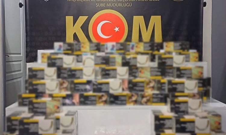 Gündemden Son Bilgiler: Isparta'da operasyonda 24 bin bandrolsüz makaron, bin 180 kaçak sigara ele geçirildi |
