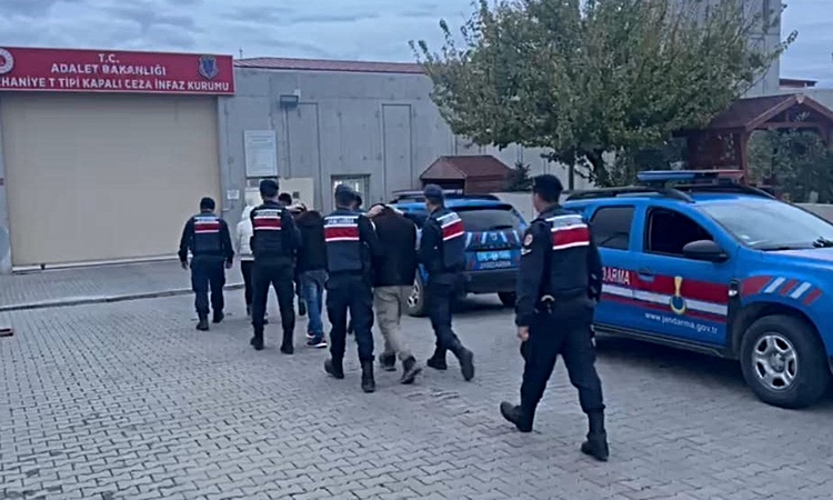 Gündemden Son Bilgiler: Jandarmada 34 hükümlü firariyi yakalandı: Gelişmeler Takip Ediliyor