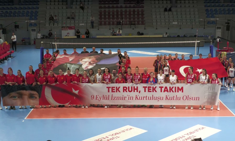 Gündemden Son Bilgiler: Kadın voleybolculardan İzmir’in kurtuluşuna özel dostluk maçı