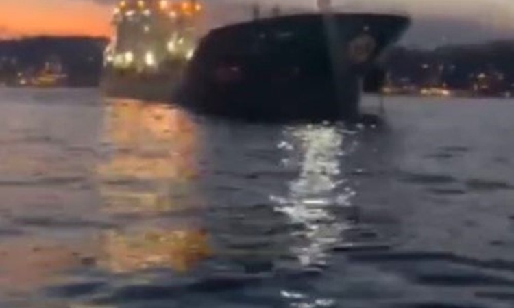 Gündemden Son Bilgiler: Kanlıca'da kıyıya sürüklenen Malta bayraklı kimyasal tanker demir atarak durdu: Gelişm