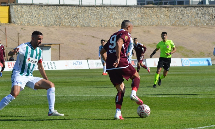Gündemden Son Bilgiler: Karacabey Belediyespor, sahasında Kahramanmaraş İstiklalspor'u 3-1 yendi: Gelişmeler T