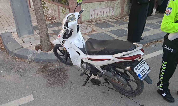 Gündemden Son Bilgiler: Karaman'da açılan otomobil kapısına çarpan motosiklet devrilince 2 kişi yaralandı - So