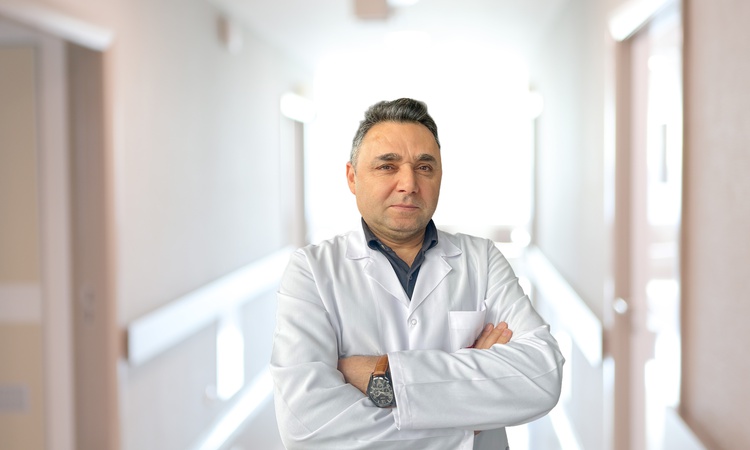 Gündemden Son Bilgiler: Kardiyoloji Uzmanı Dr. Özal kalp krizinde farklı belirtilere dikkat çekti ve Merak Edi