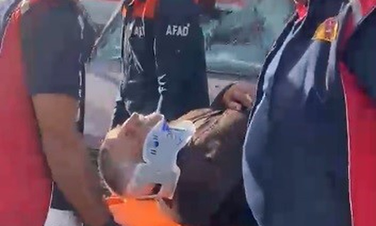 Gündemden Son Bilgiler: Kars-Çakmak köyü yolunda çarpışan araçların 2 sürücüsü yaralandı