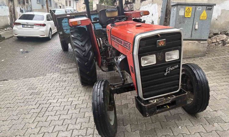 Gündemden Son Bilgiler: Kastamonu Tosya'da otomobil traktörle çarpıştı, kazada 1 kişi yaralandı ve Merak Edile