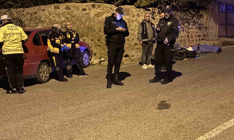 Gündemden Son Bilgiler: Kayseri Melikgazi'de otomobil ile motosiklet çarpıştı, 17 yaşındaki çocuk öldü | İşte
