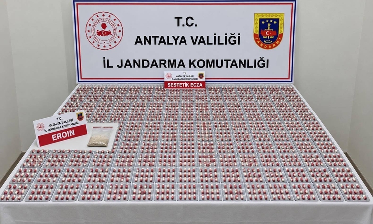 Gündemden Son Bilgiler: Kepez’de uyuşturucu operasyonunda 2 şüpheli yakalanarak gözaltına sevk edildi: Gelişme