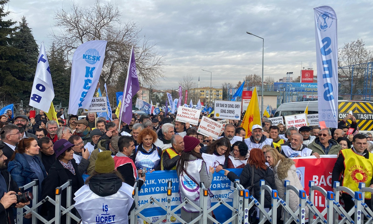 Gündemden Son Bilgiler: KESK, AYM önünde yaşamına son veren emekli polisin sözünü milyonların çığlığı saydı